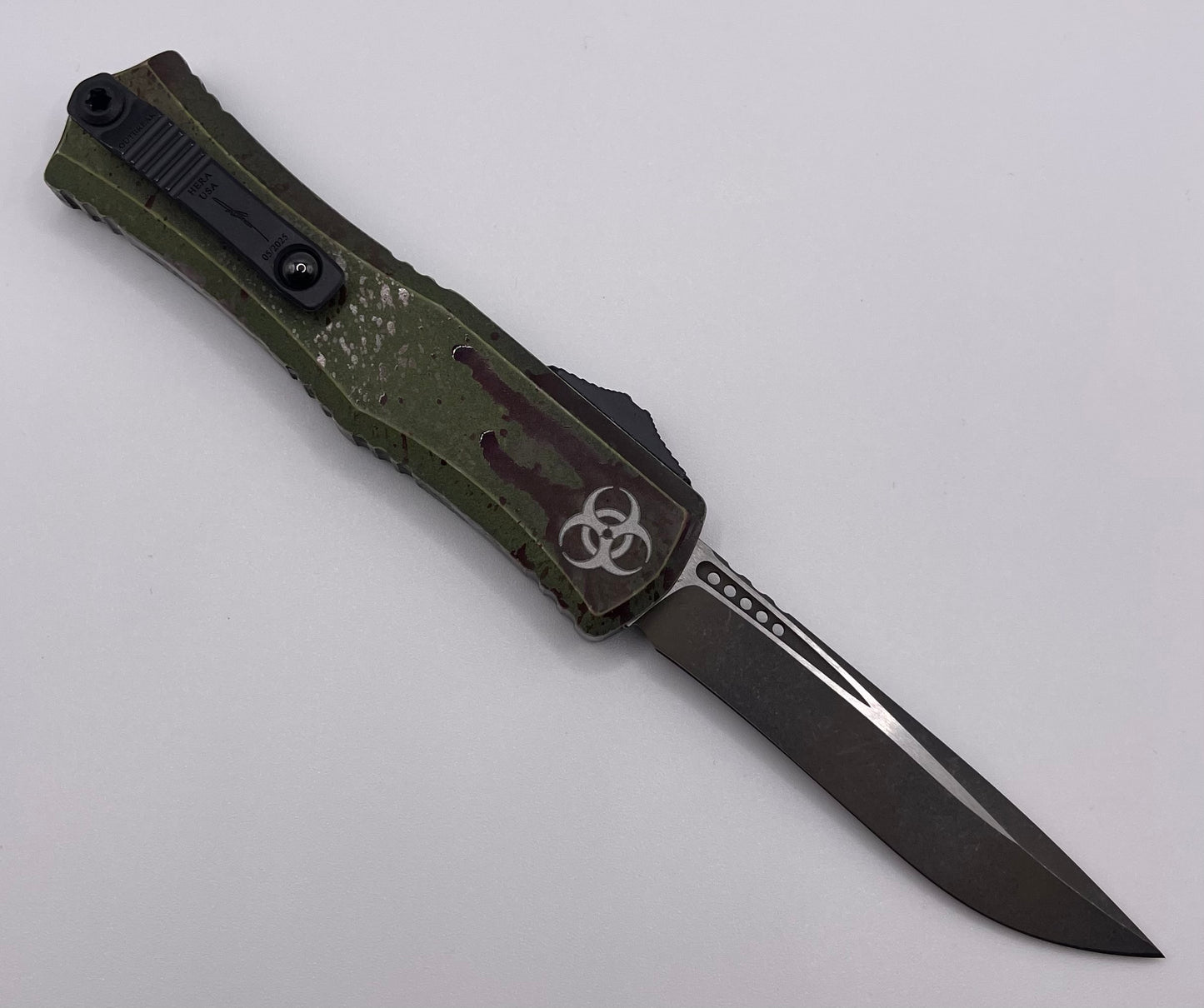 Microtech Hera II Mini Outbreak Signature Series 1705M-1OBDS